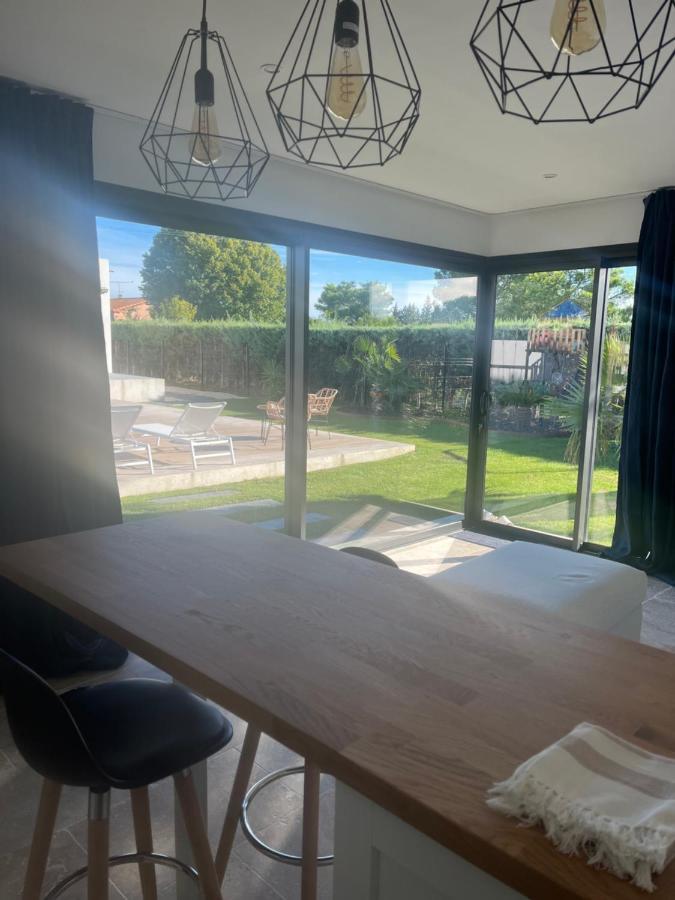 Magnifique Studio Avec Piscine 阿爾勒 外观 照片