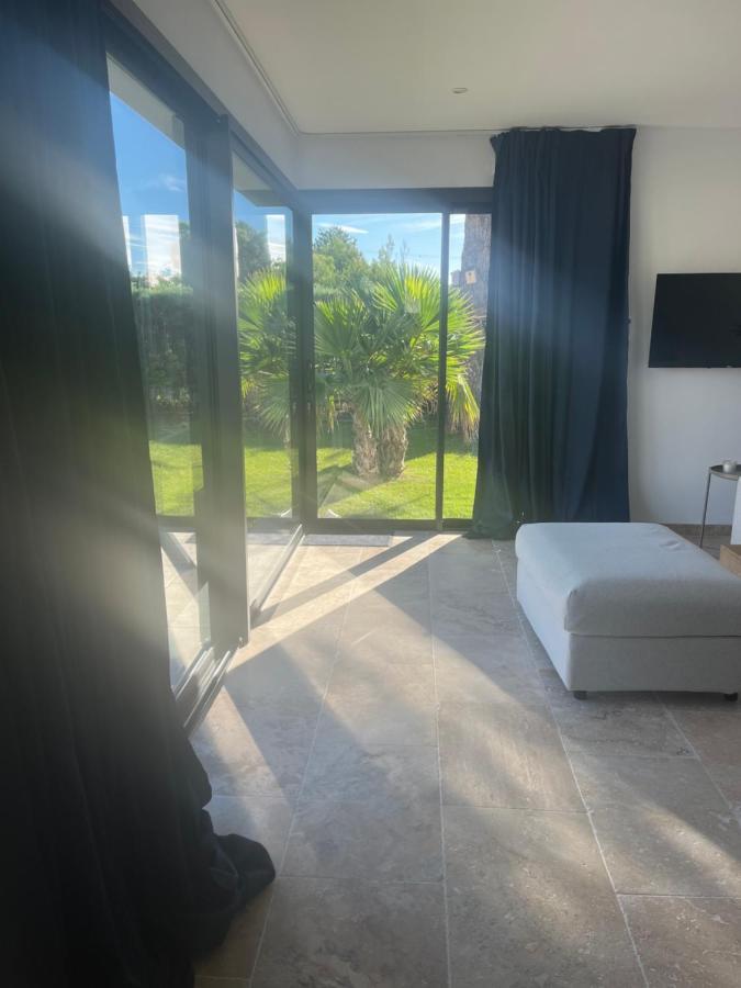 Magnifique Studio Avec Piscine 阿爾勒 外观 照片